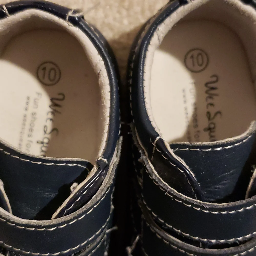 Wee Squeak 10 navy boy shoes
